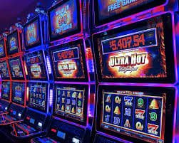 mm800 စလော့ Jackpot ဆုငွေ MMK ဖြင့် ထုတ်ယူနေသောမြင်ကွင်း